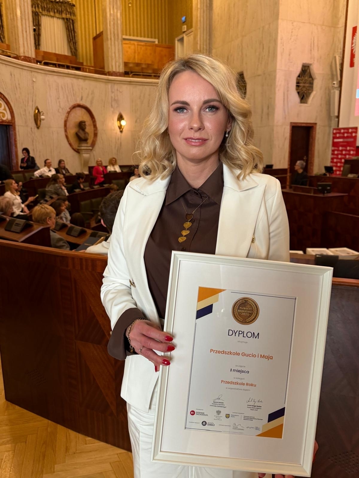 Beata Kalinka-Kałdońska z dyplomem Przedszkole Roku 2025